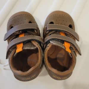 Stride rite soft motion elijah sneaker